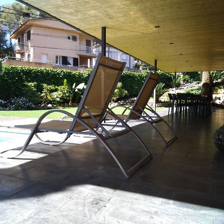 Villa Del Bosque Castelldefels Luaran gambar