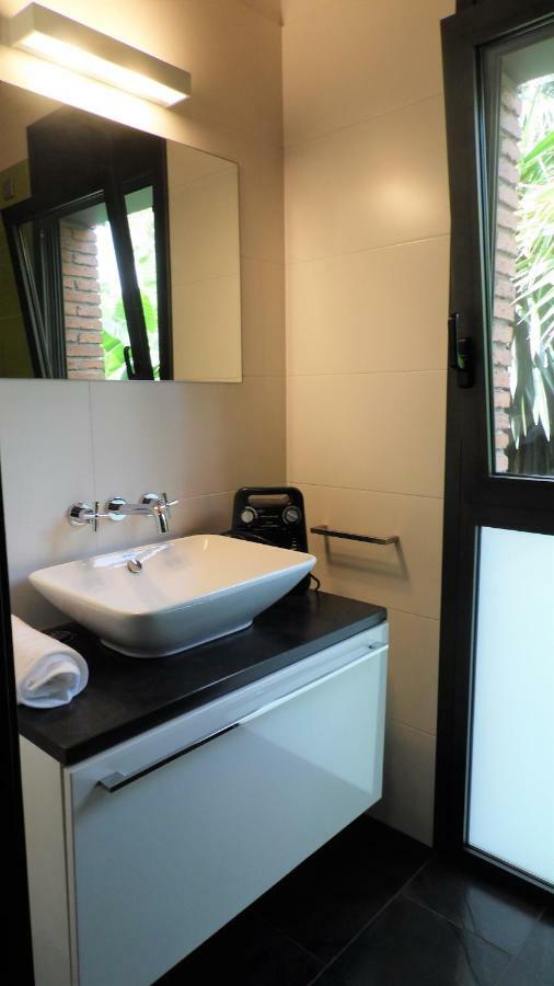 Villa Del Bosque Castelldefels Luaran gambar