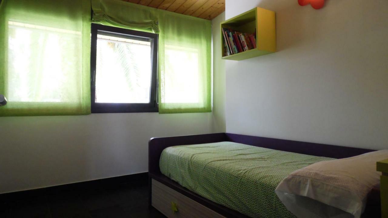 Villa Del Bosque Castelldefels Luaran gambar