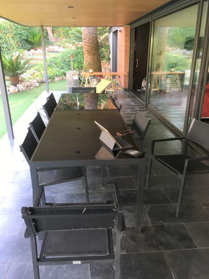 Villa Del Bosque Castelldefels Luaran gambar