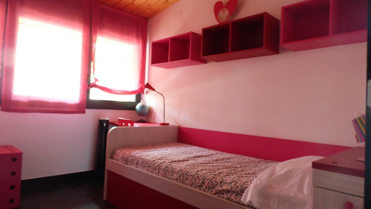 Villa Del Bosque Castelldefels Luaran gambar